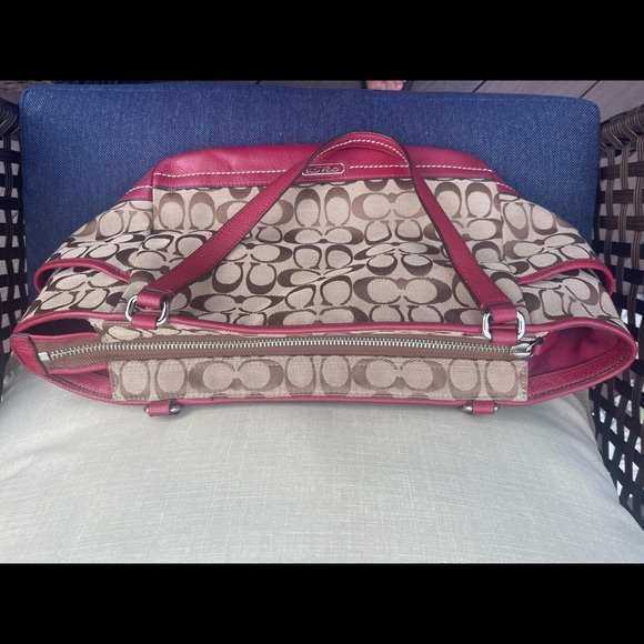 The Perfect Fall Coach Bag and Matching Wallet🍁Great used condition - Picture 9 of 11